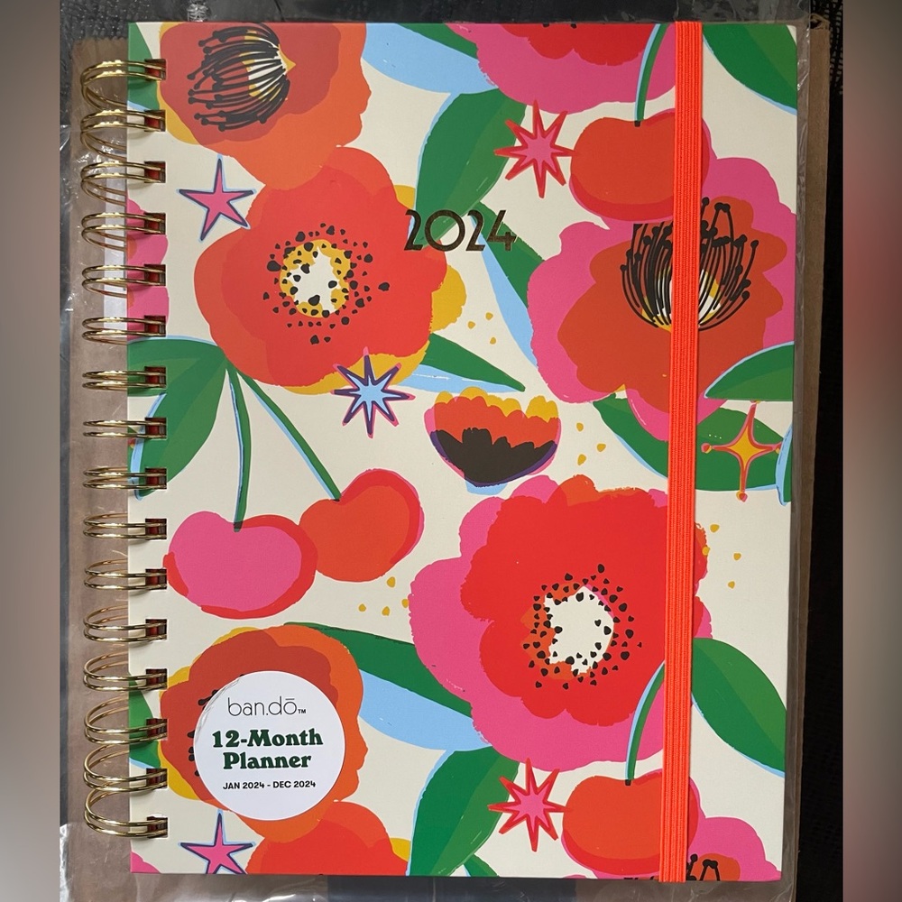 Brand New 2024 - 12 Month Medium Planner